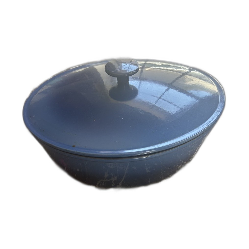 Enameled cast iron Dutch oven